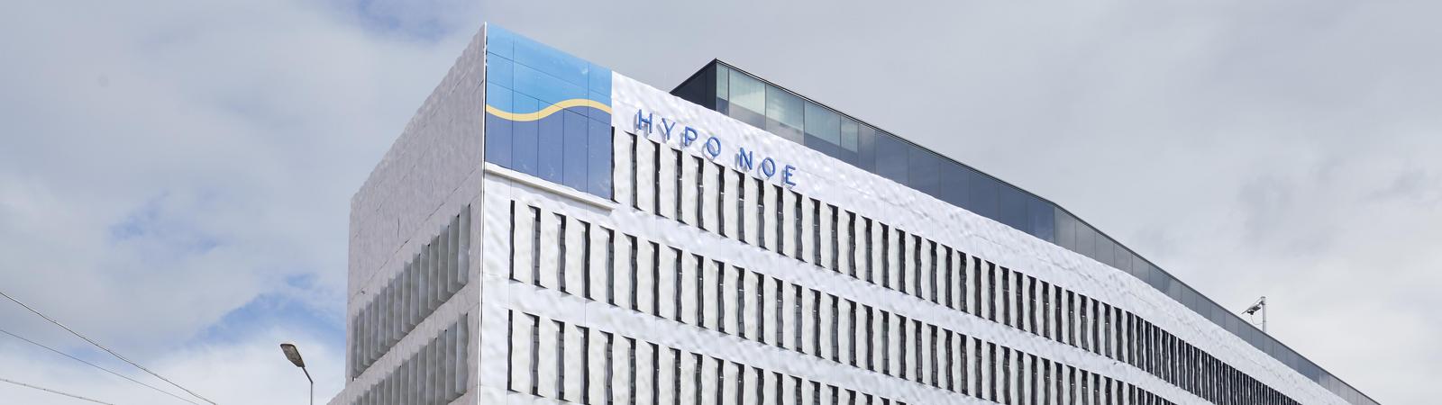 Außenansicht HYPO NOE Zentrale in St. Pölten